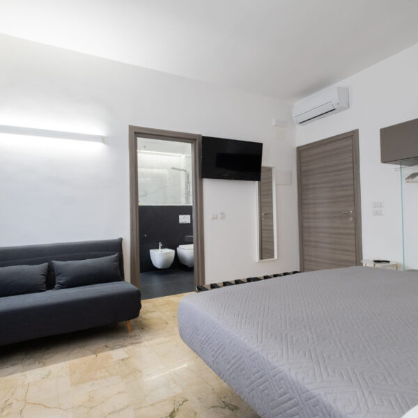 Alternative view of Camera 1 - King size